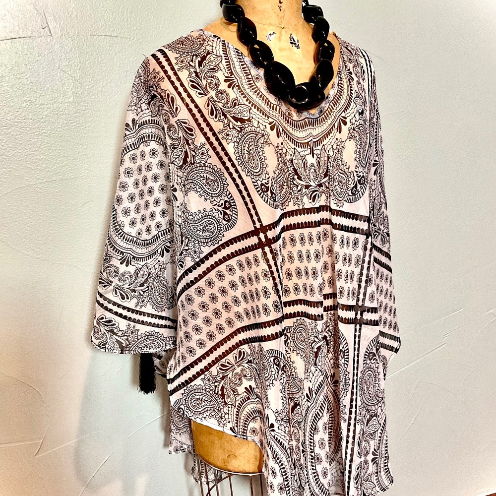 COOL FLOWING PONCHO W TASSELS ONE SIZE NWOT O/S 10, 12, 14, 16 18 L/XL